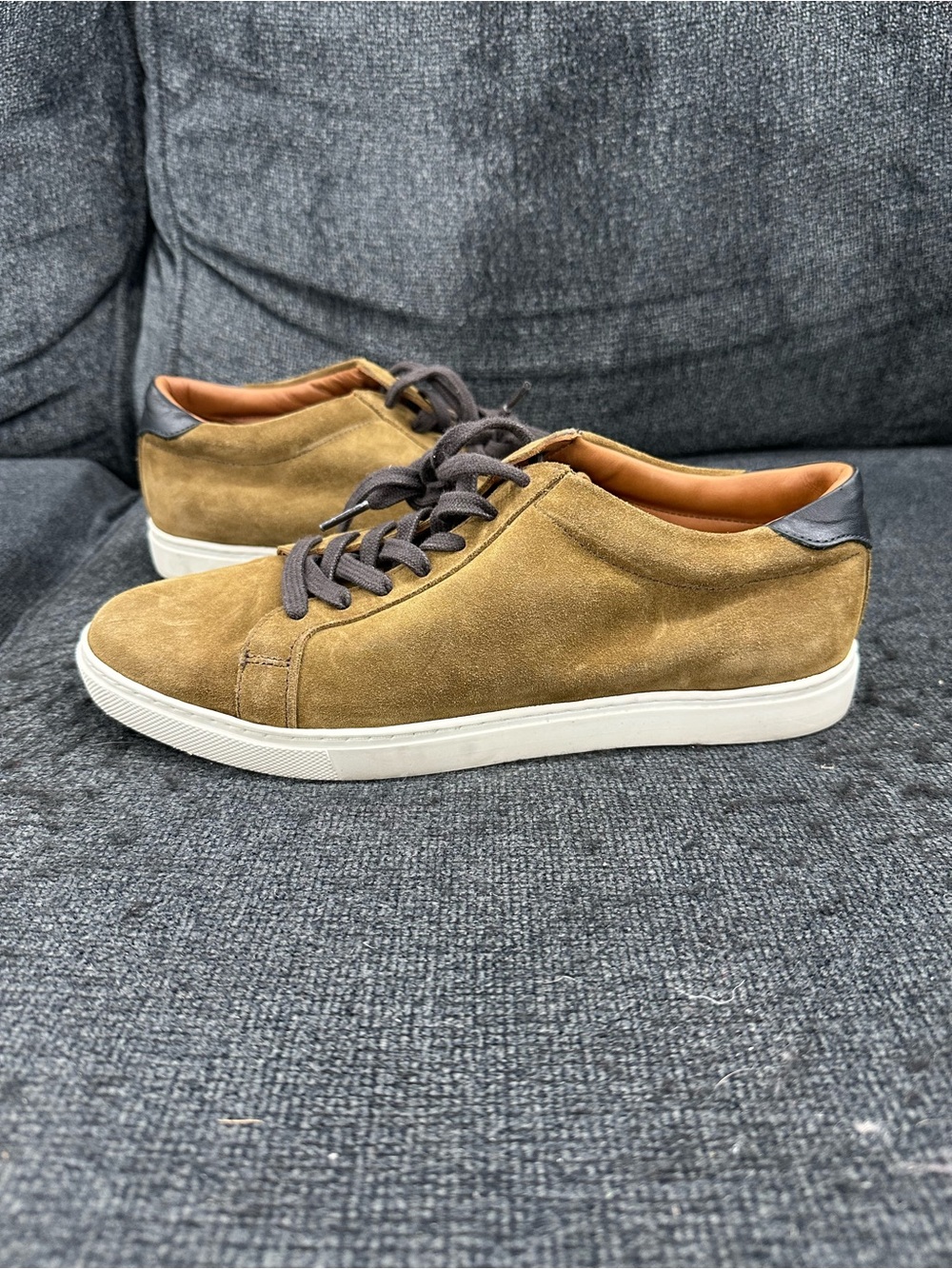Allen Edmonds men’s olive green Seude leather low top shoes size 7.5 d 70925